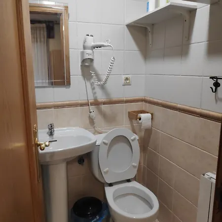 Pensión Casa León 2*