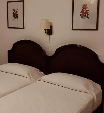 Pensión Casa León 2*